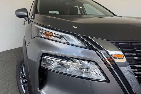 2025 Nissan X-TRAIL ST T33