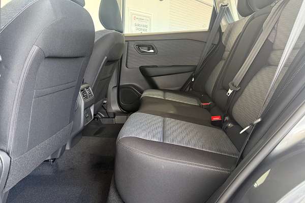 2025 Nissan X-TRAIL ST T33