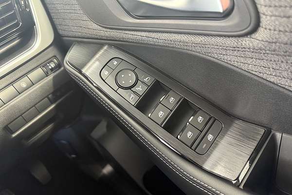 2025 Nissan X-TRAIL ST T33