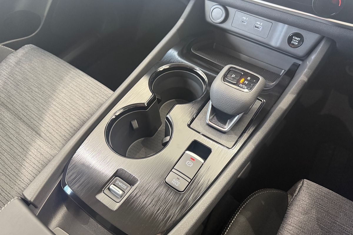 2025 Nissan X-TRAIL ST T33