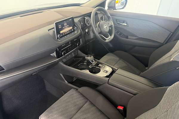 2025 Nissan X-TRAIL ST T33