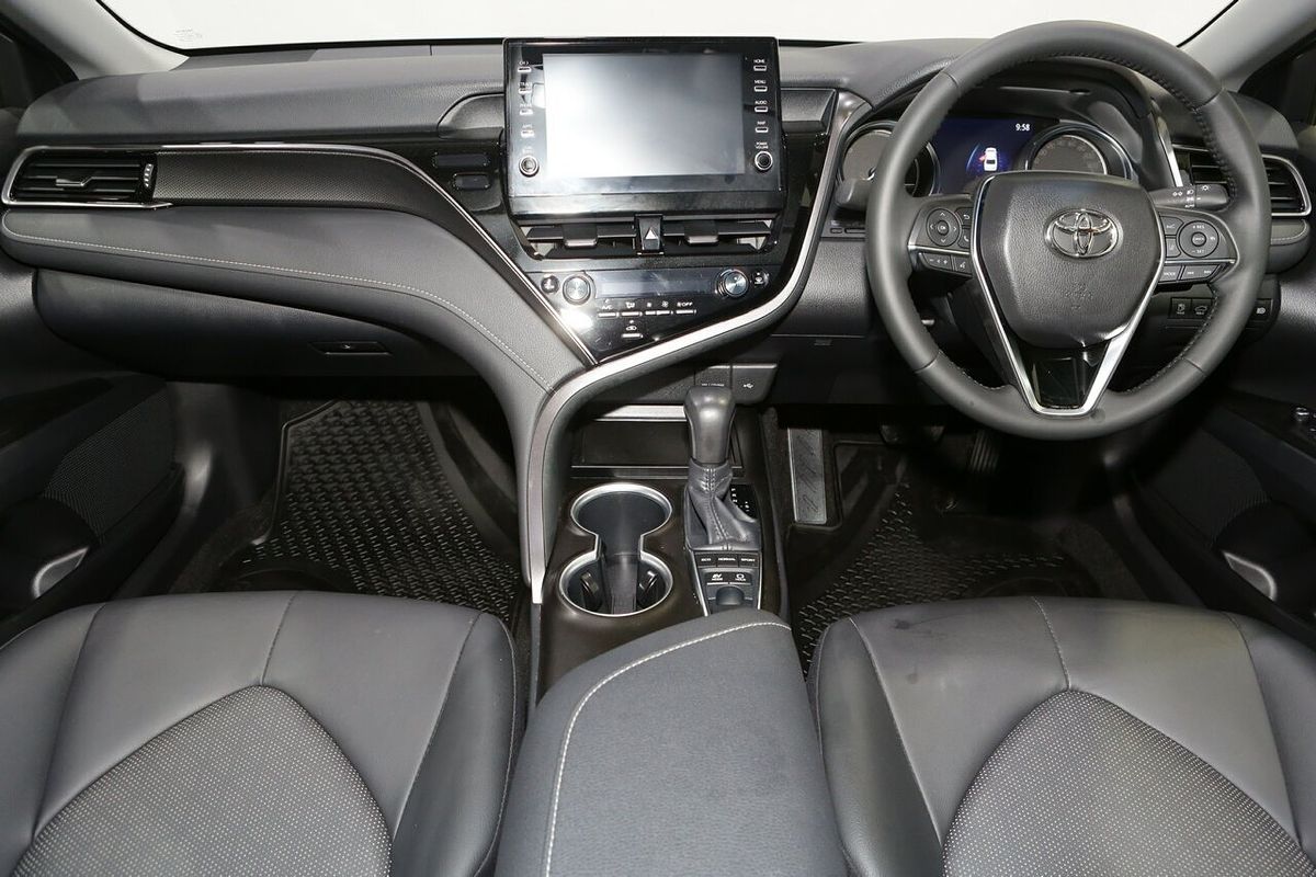 2024 Toyota Camry SX AXVH70R