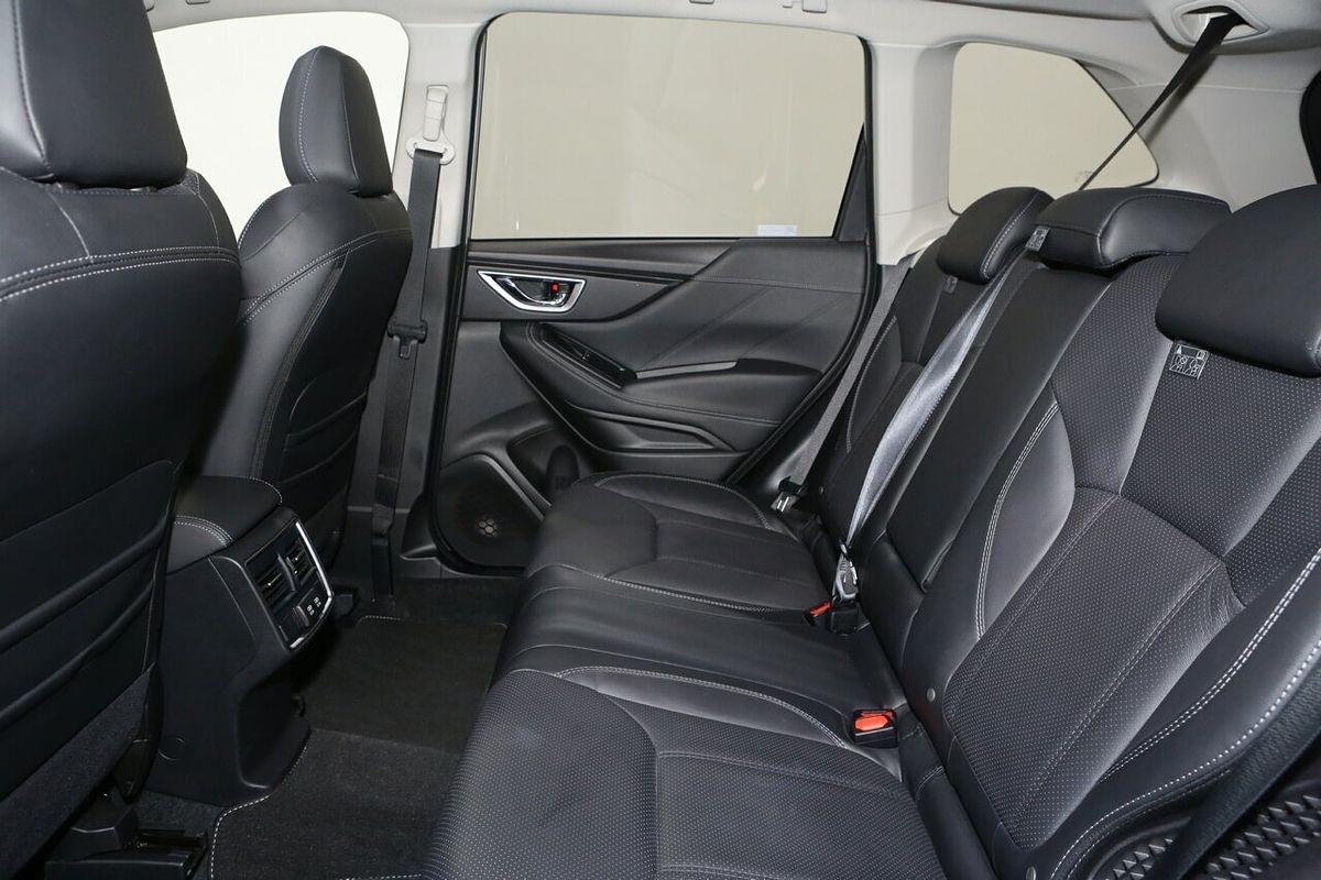 2024 Subaru Forester Hybrid S S5