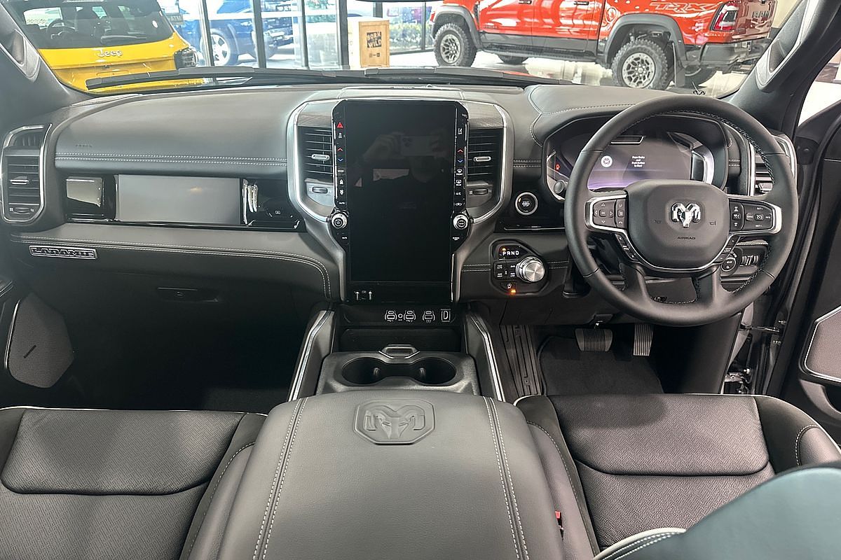 2025 RAM 1500 Laramie Sport Hurricane SO RamBox DT 4X4 SWB