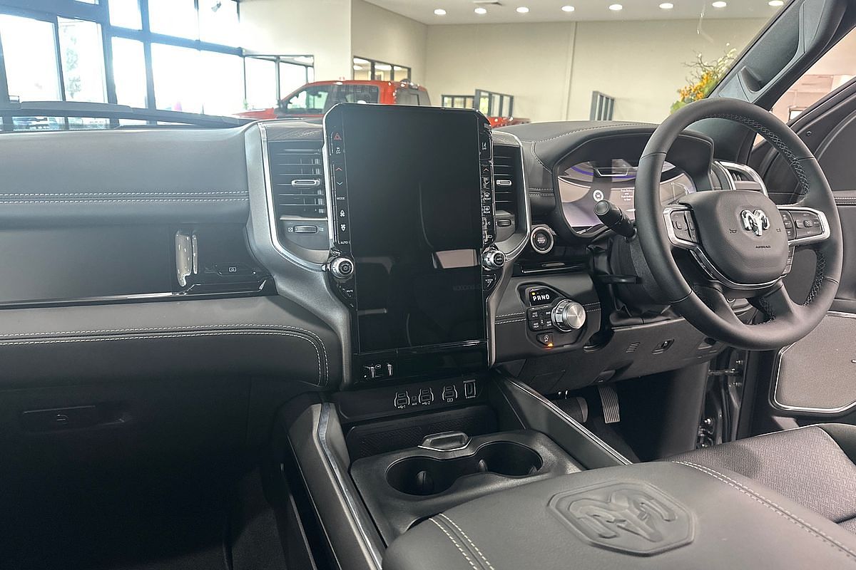2025 RAM 1500 Laramie Sport Hurricane SO RamBox DT 4X4 SWB