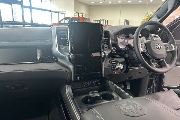 2025 RAM 1500 Laramie Sport Hurricane SO RamBox DT 4X4 SWB