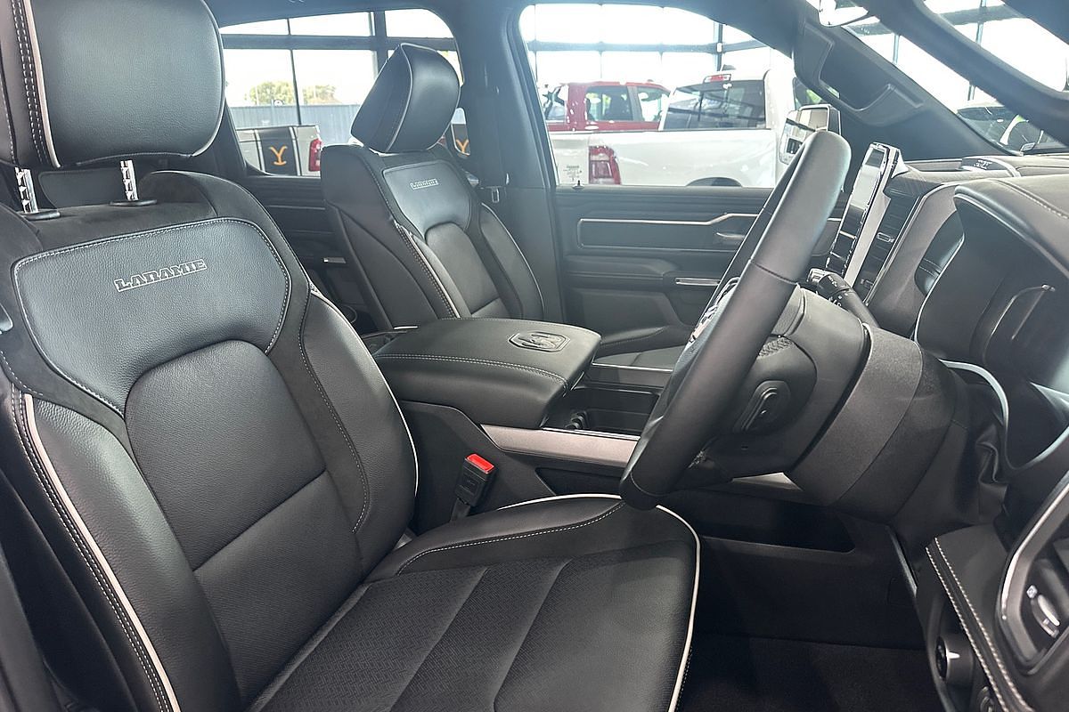 2025 RAM 1500 Laramie Sport Hurricane SO RamBox DT 4X4 SWB