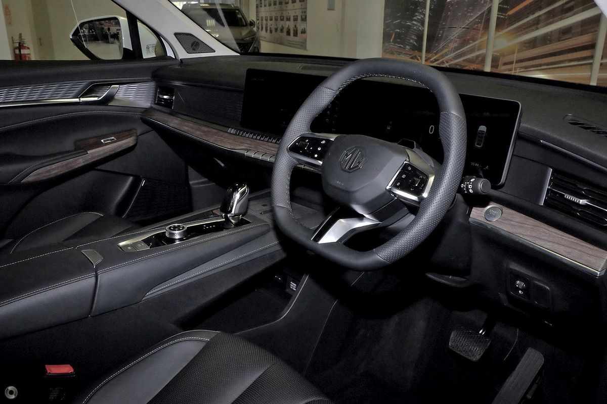 2025 MG QS Essence IS31