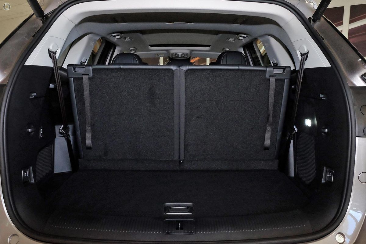 2025 MG QS Essence IS31