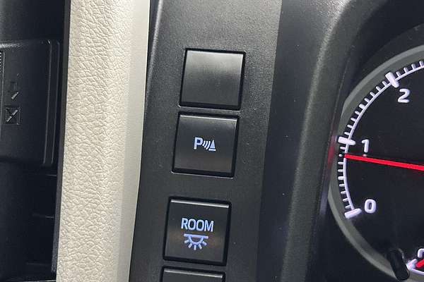 2020 Toyota Hiace Commuter GDH322R ELWB High Roof