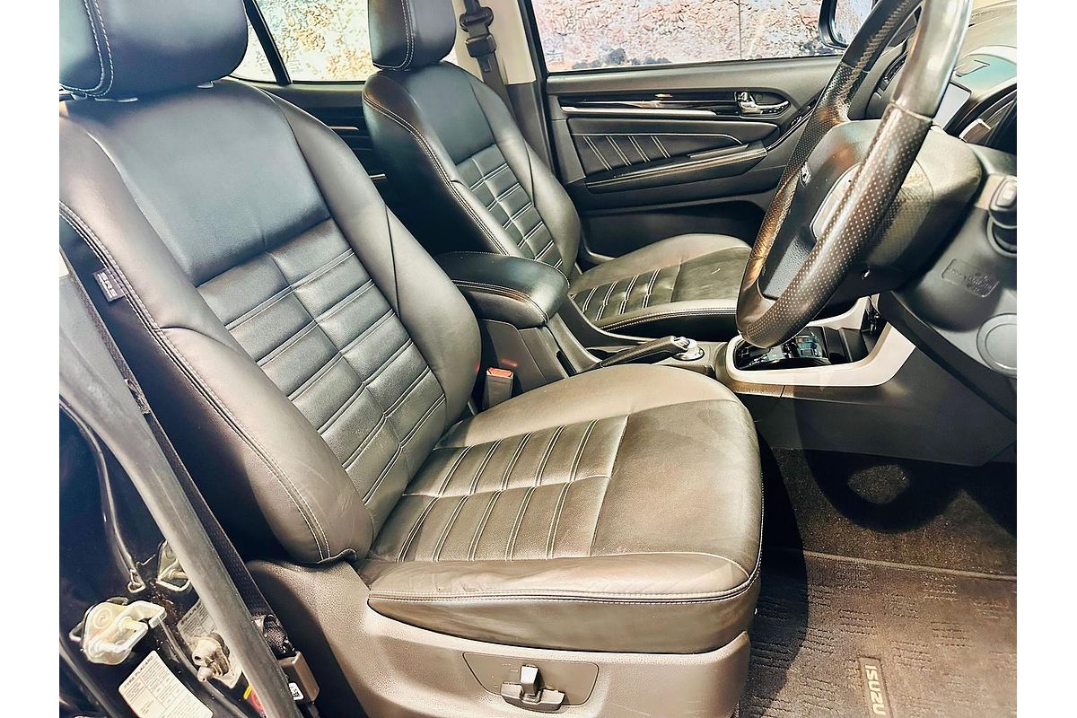 2020 Isuzu MU-X LS-T