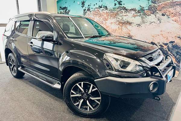 2020 Isuzu MU-X LS-T