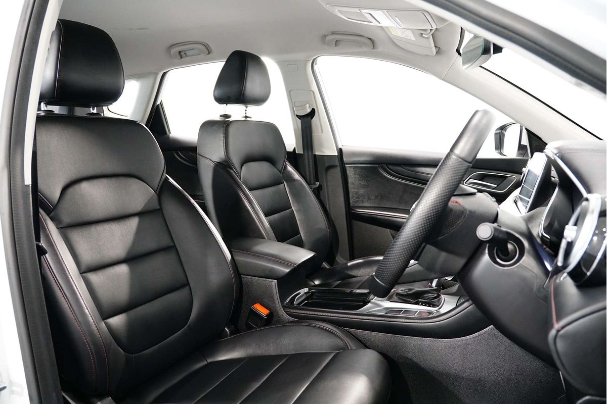 2024 MG HS Vibe SAS23