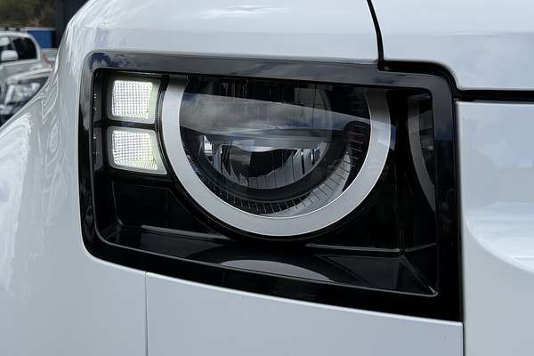 2022 Land Rover Defender 110 P300 L663