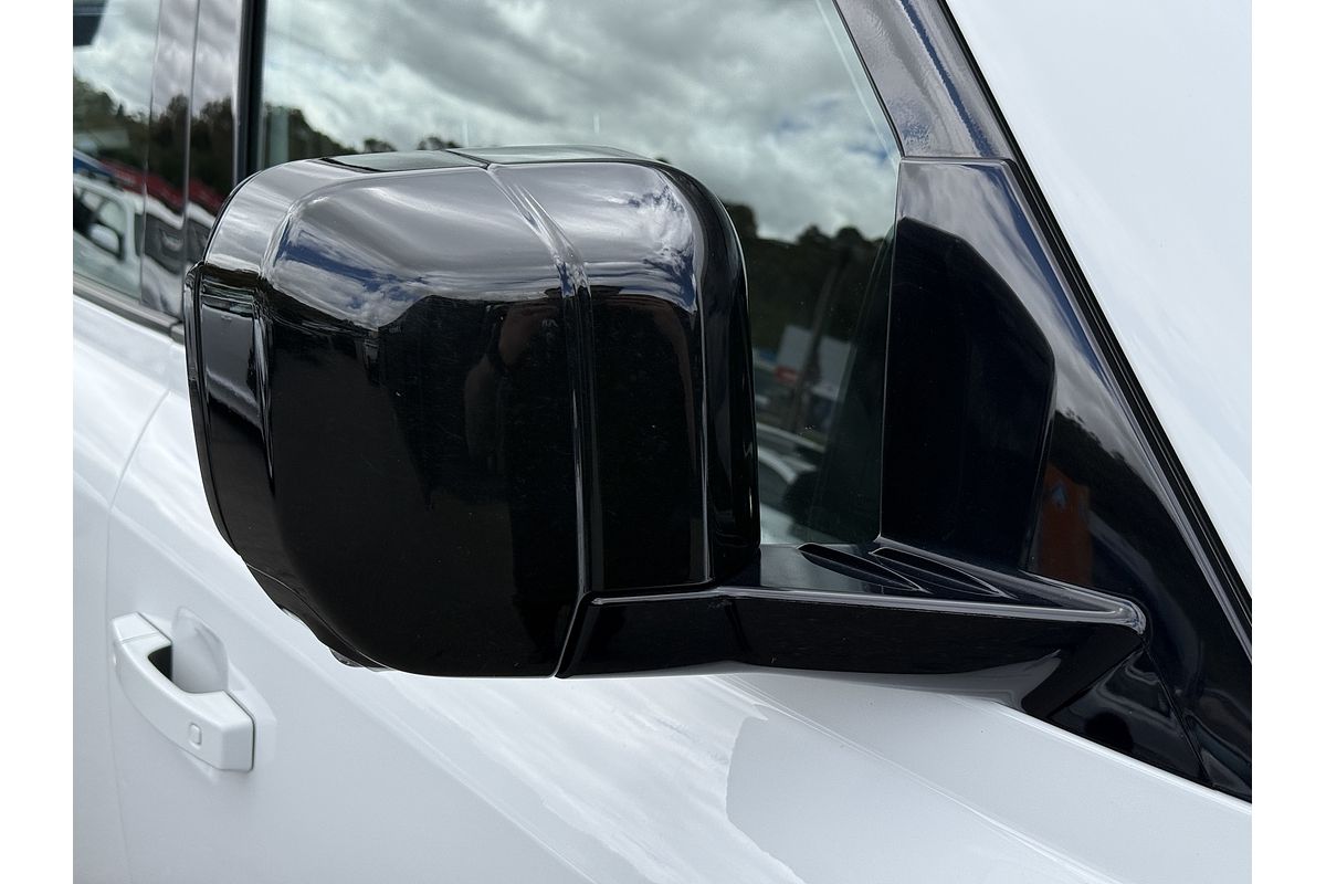 2022 Land Rover Defender 110 P300 L663