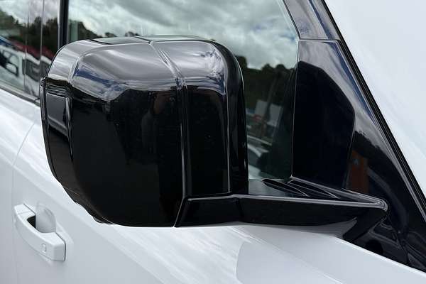 2022 Land Rover Defender 110 P300 L663