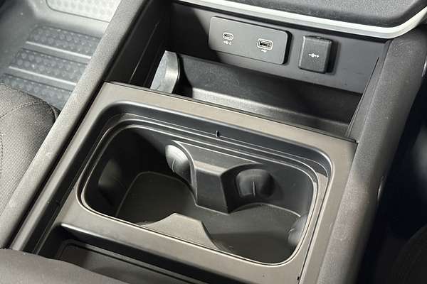 2022 Land Rover Defender 110 P300 L663