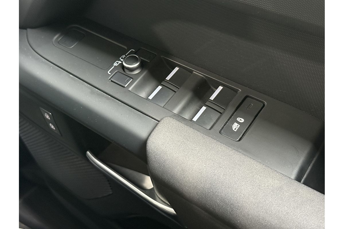 2022 Land Rover Defender 110 P300 L663