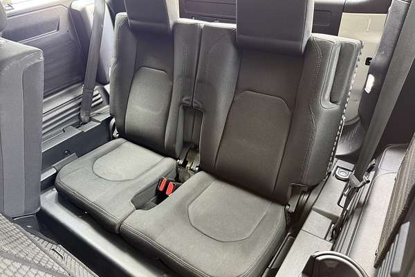 2022 Land Rover Defender 110 P300 L663