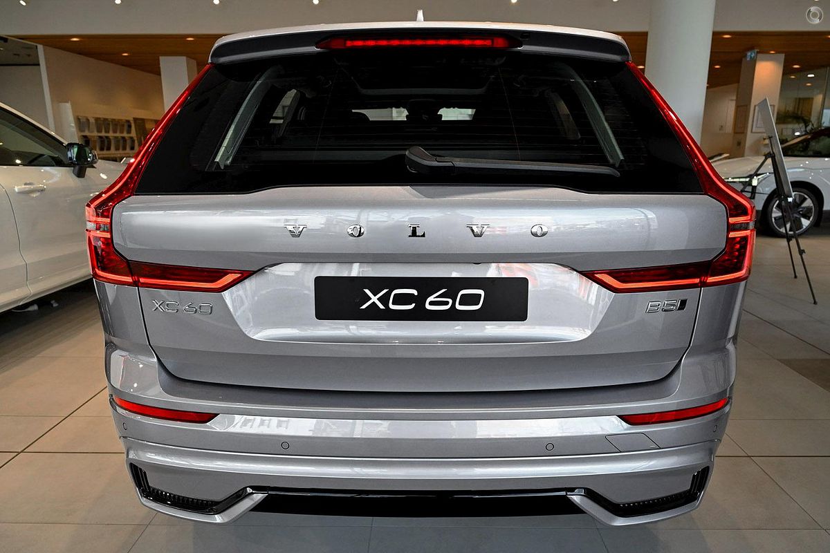 2025 Volvo XC60 Ultra B5 Dark
