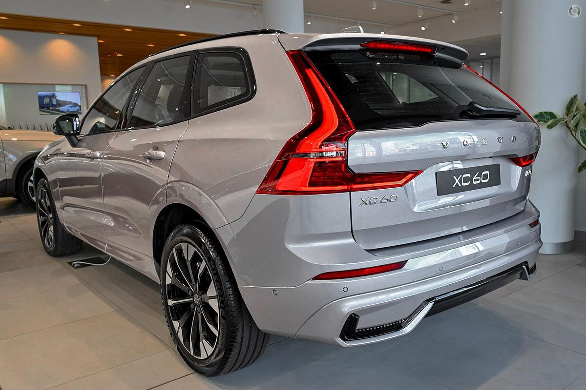 2025 Volvo XC60 Ultra B5 Dark