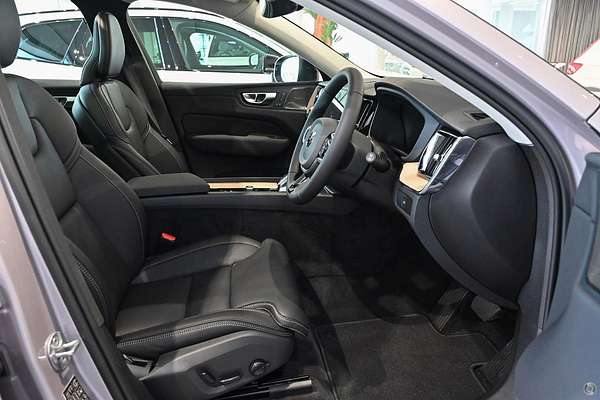 2025 Volvo XC60 Ultra B5 Dark