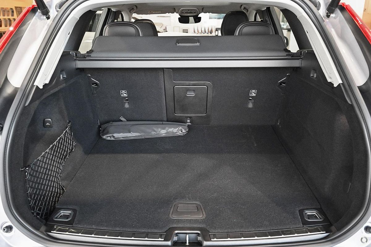 2025 Volvo XC60 Ultra B5 Dark