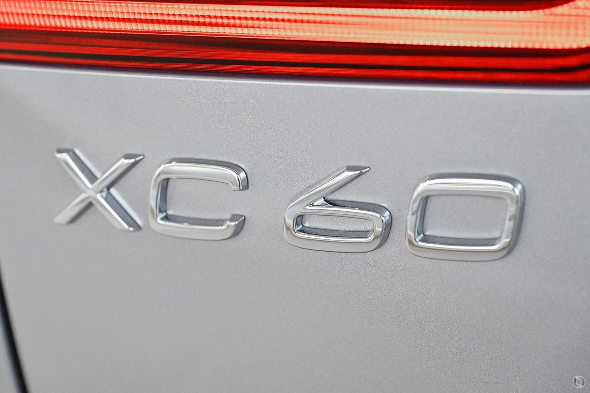 2025 Volvo XC60 Ultra B5 Dark