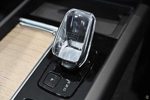 2025 Volvo XC60 Ultra B5 Dark