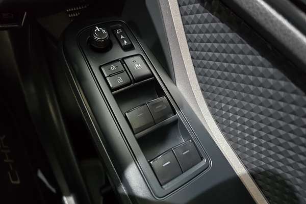 2023 Toyota C-HR GXL NGX10R