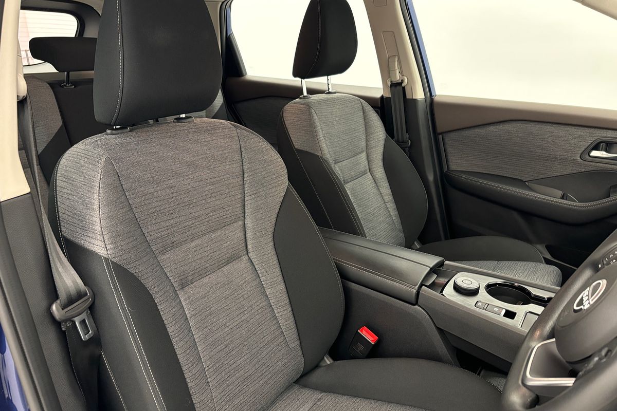 2024 Nissan X-TRAIL ST T33