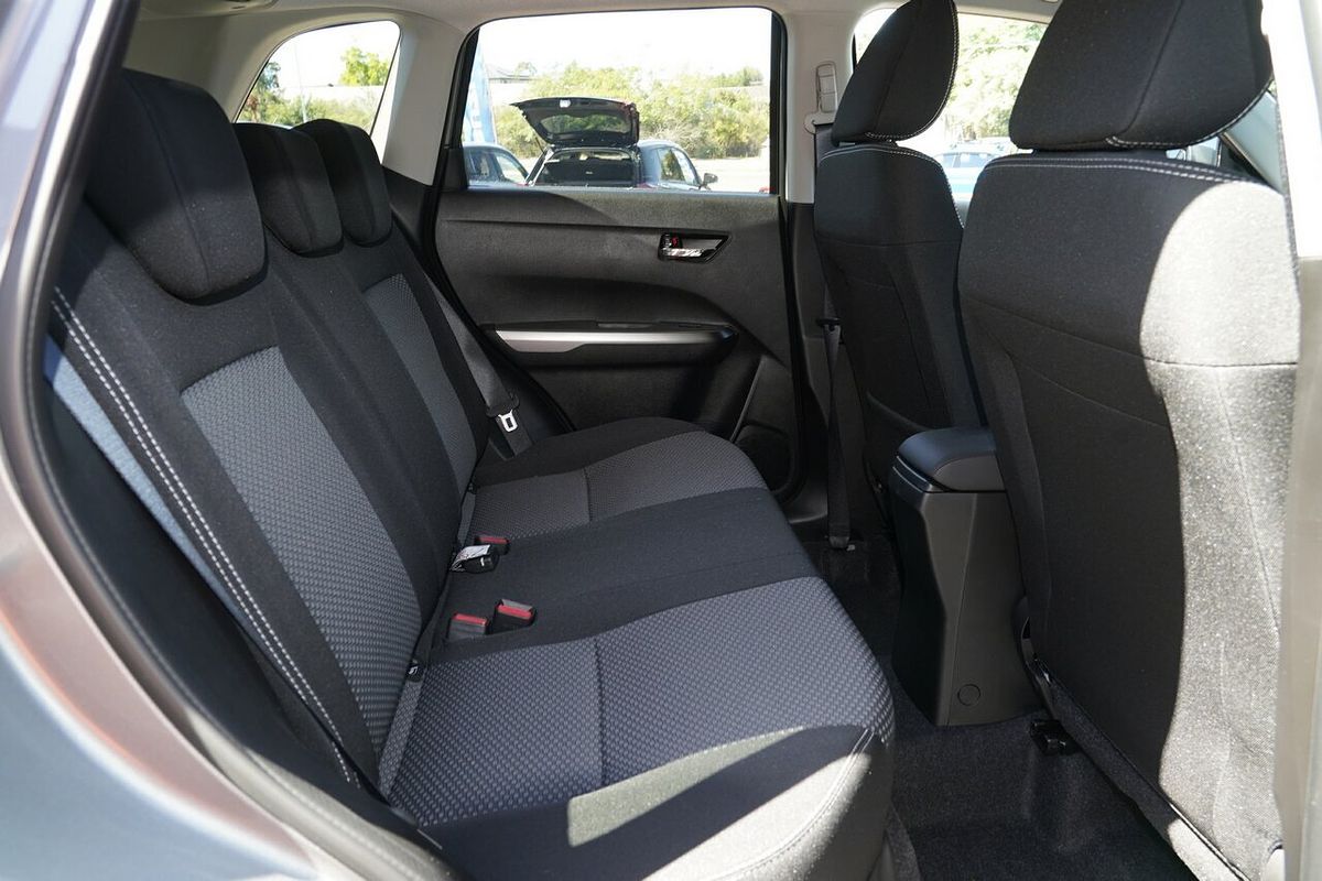 2023 Suzuki Vitara Shadow LY Series II