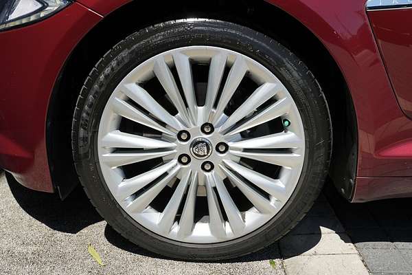 2013 Jaguar XF Luxury X250