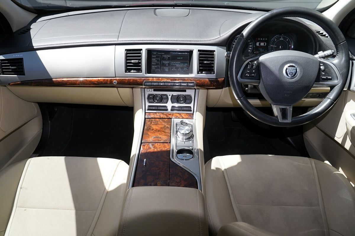 2013 Jaguar XF Luxury X250