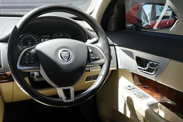 2013 Jaguar XF Luxury X250