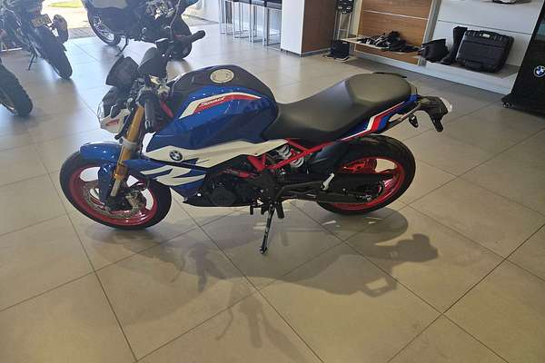 2024 BMW G 310 R G 310