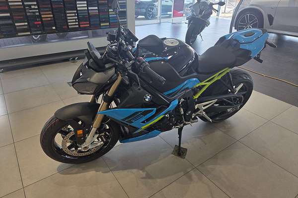 2025 BMW S 1000 R Sport S 1000