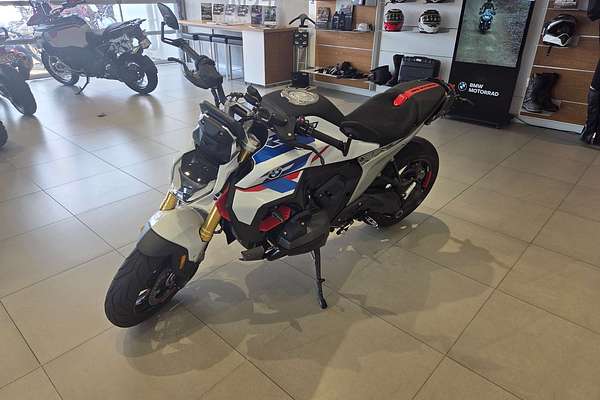 2025 BMW R 1300 R Performance R 1300