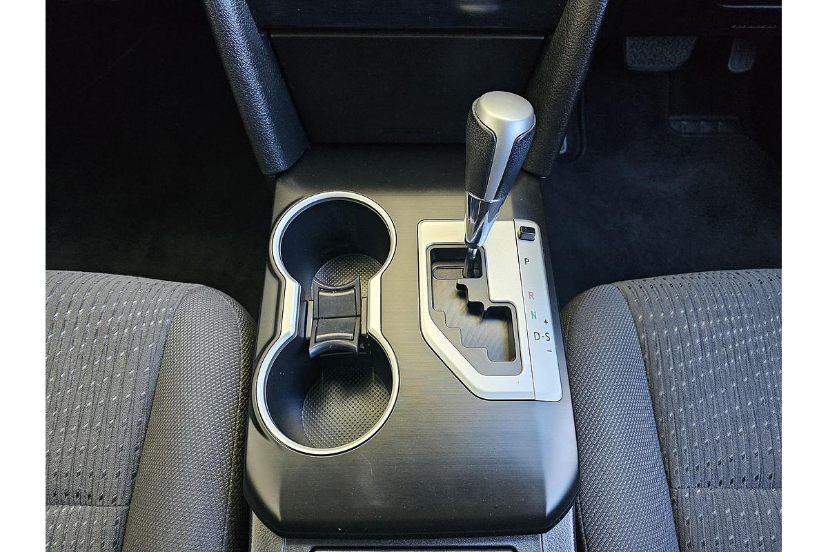 2016 Toyota Camry Atara S ASV50R