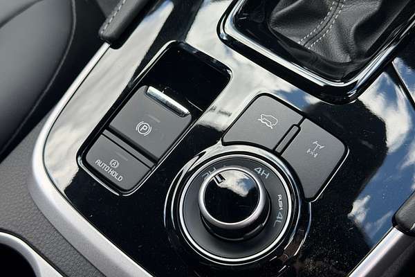 2025 Isuzu MU-X LS-T