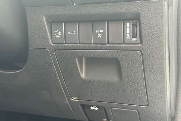 2025 Isuzu MU-X LS-T