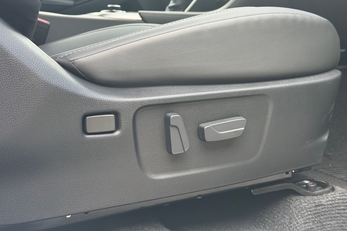 2025 Isuzu MU-X LS-T