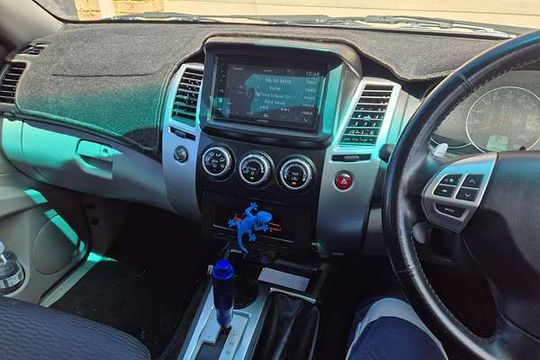 2021 Toyota Yaris SX Hybrid MXPH10R