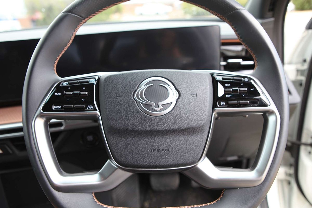 2024 KGM SsangYong Torres ELX J116