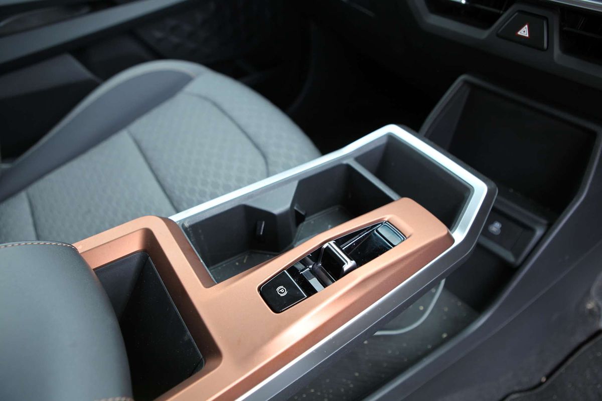 2024 KGM SsangYong Torres ELX J116