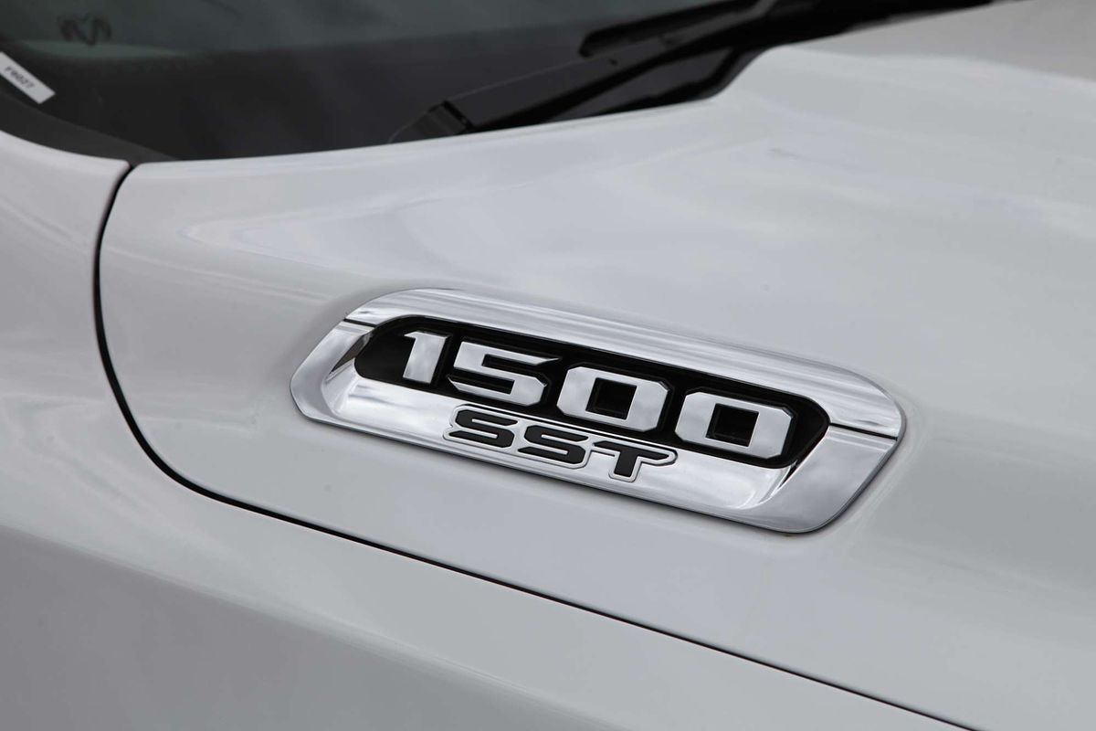 2024 RAM 1500 Laramie Sport Hurricane SO RamBox DT 4X4 SWB