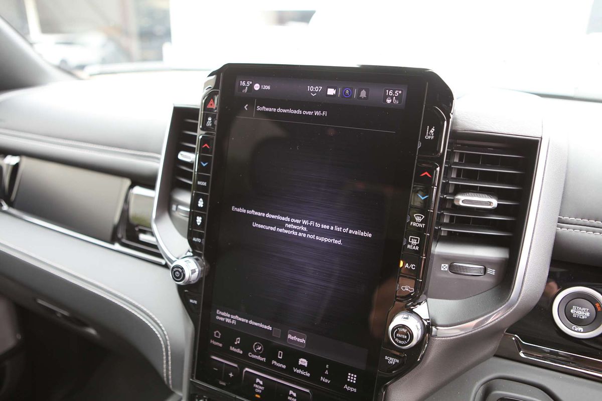 2024 RAM 1500 Laramie Sport Hurricane SO RamBox DT 4X4 SWB