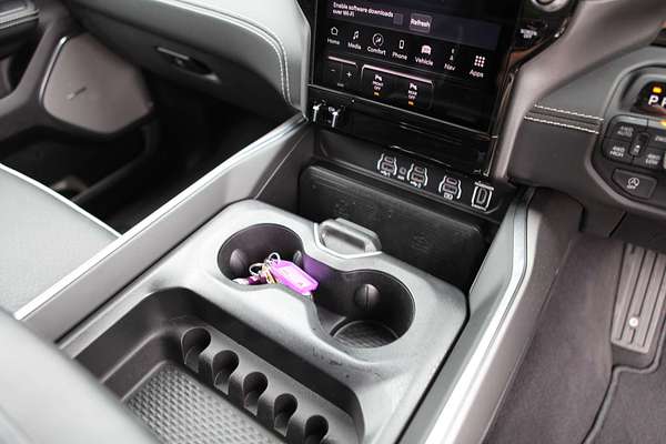 2024 RAM 1500 Laramie Sport Hurricane SO RamBox DT 4X4 SWB