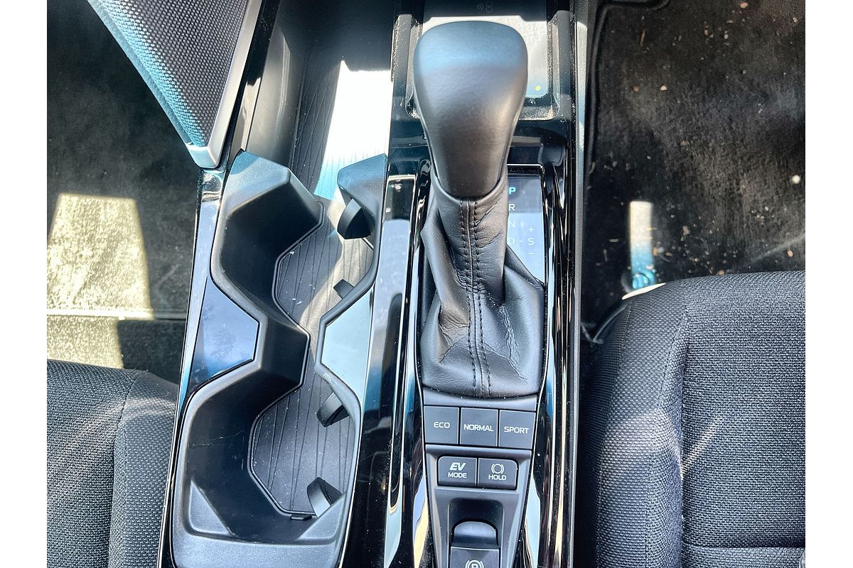 2025 Toyota Camry Ascent Sport AXVH80R