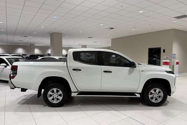 2022 Mitsubishi Triton GLX+ MR 4X4